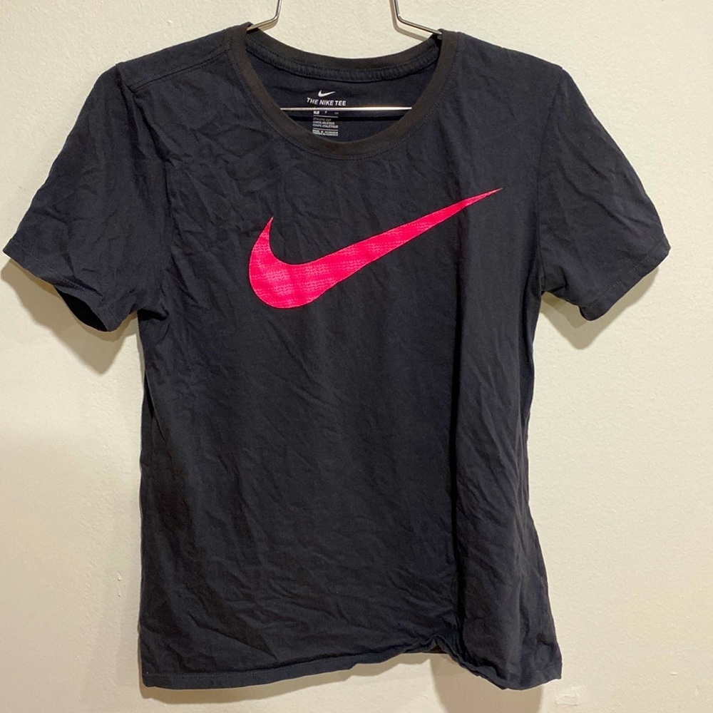Nike athletic cut top size: S